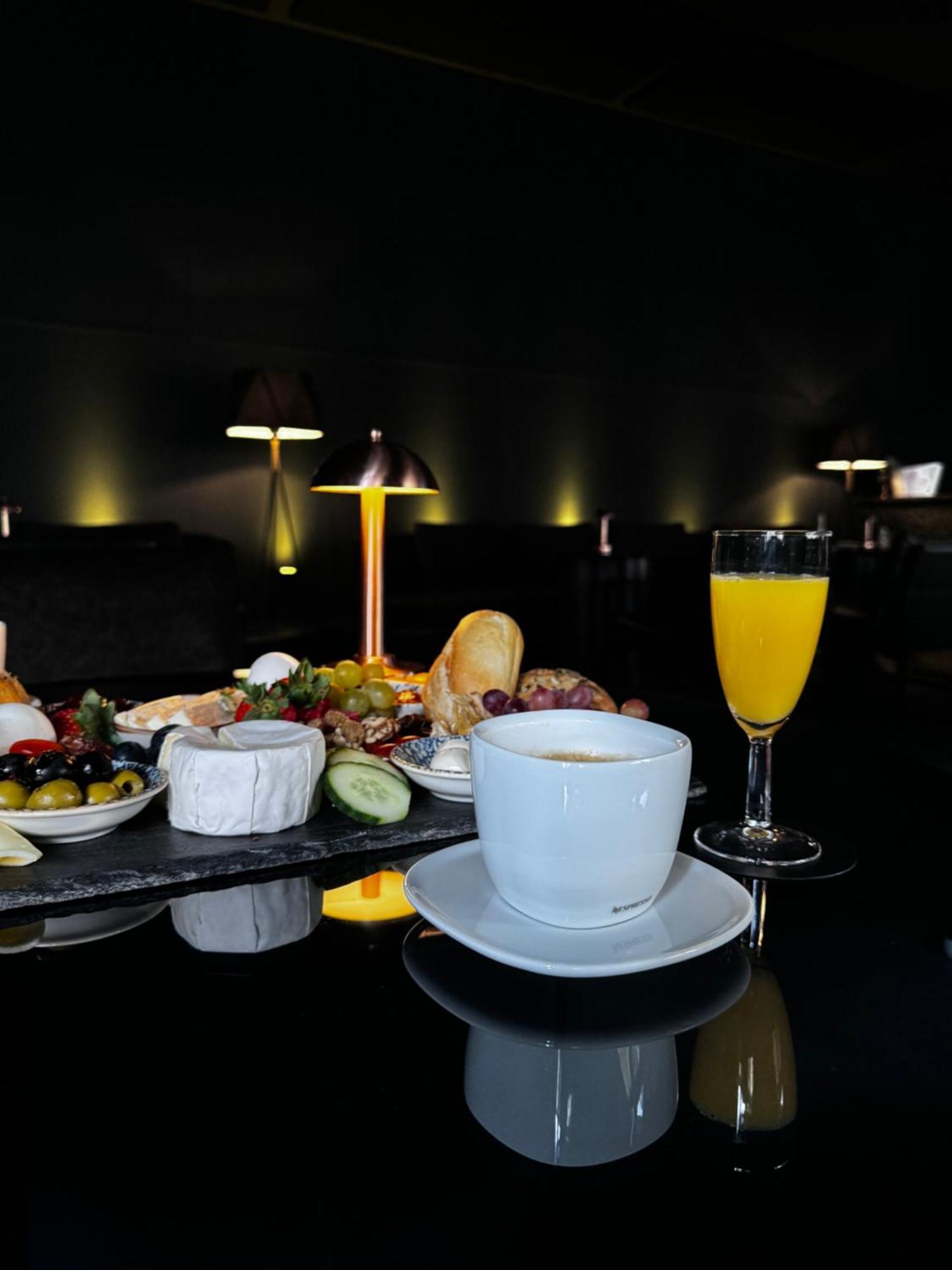 Black Hotels Koeln Eksteriør billede