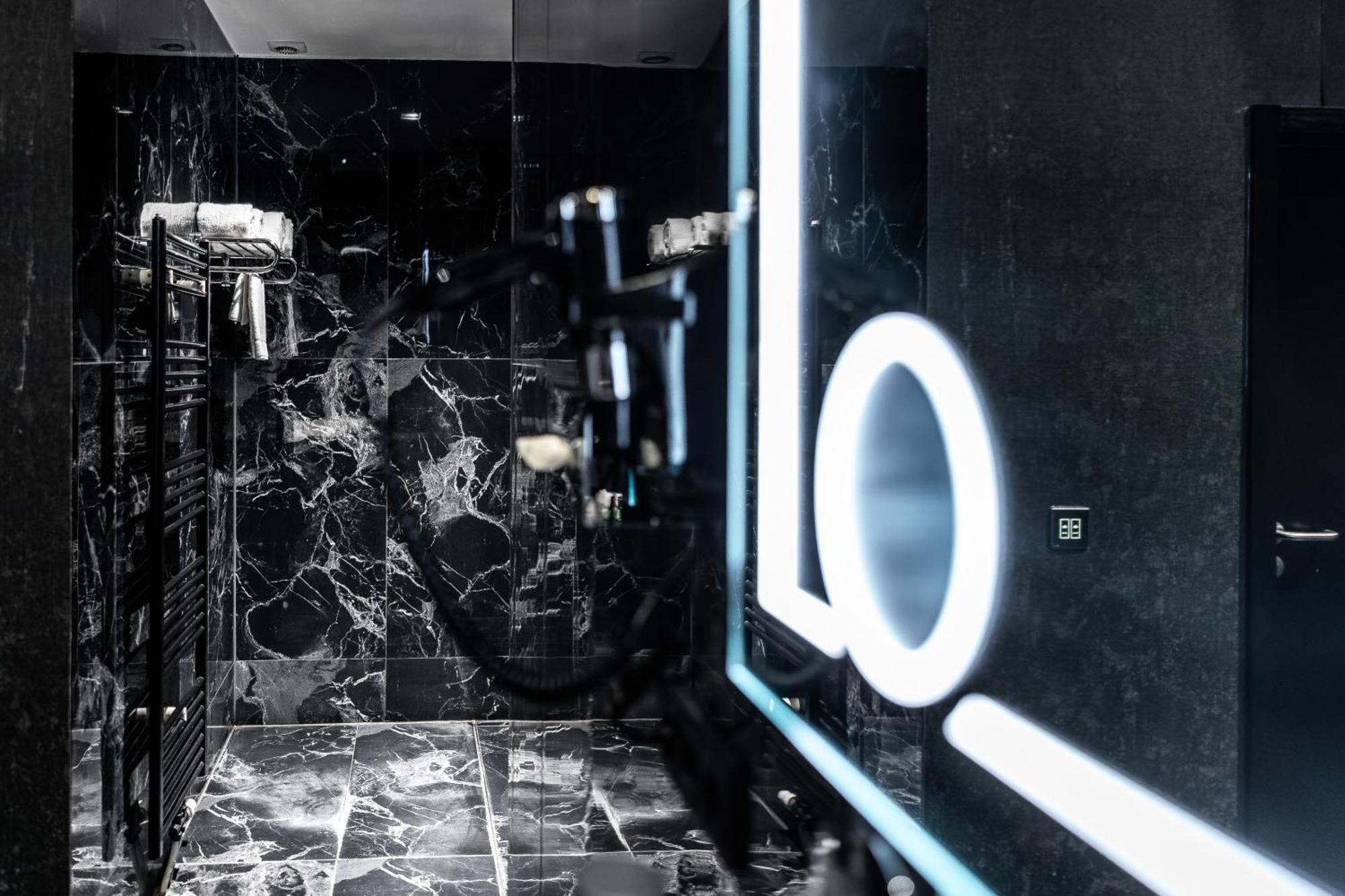 Black Hotels Koeln Eksteriør billede